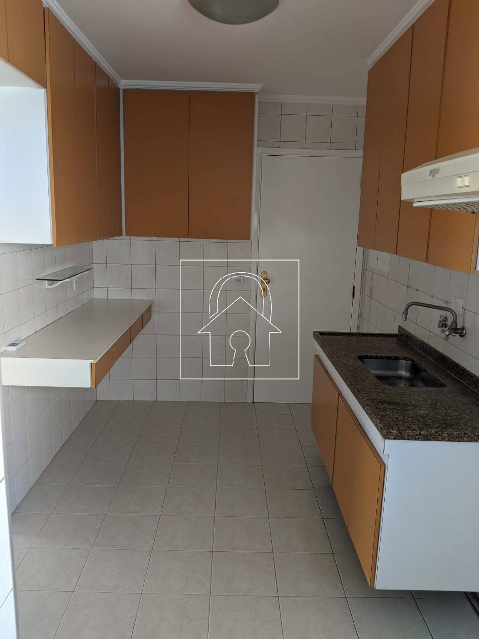 Apartamento à venda com 2 quartos, 70m² - Foto 3